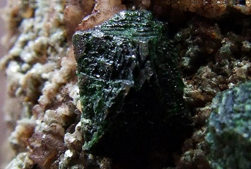 Malachite octahedrons Congo (4).jpg