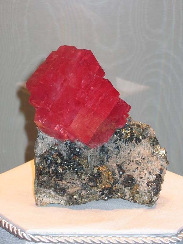 Munich 2006  First year of FMF and first report from a Mineral Show.jpg