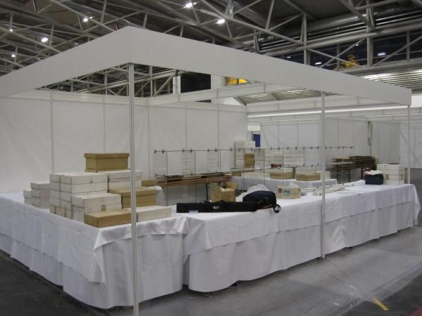 Munich 2009 - How to build an stand 4.jpg