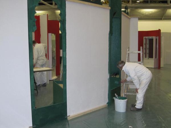 Munich 2009 - Preparing the Indian exhibit.jpg