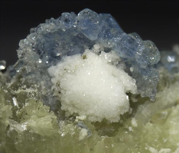 Munich 2010 - Fluorapatite with Bertrandite detail - Golconda Brazil.jpg