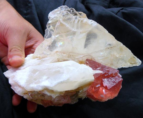 pink fluorite with adulaire - Aiguille verte - Mineralparagon SMAM09.jpg