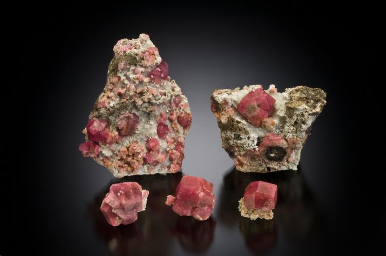 pinkgrossular1a.jpg