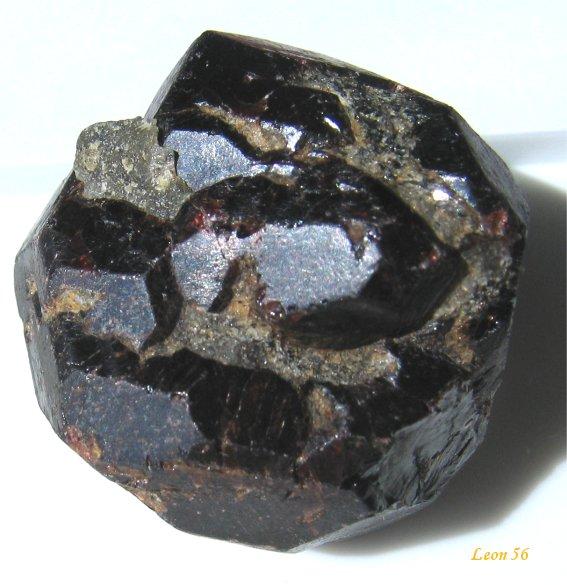 Pyrope garnet.jpg