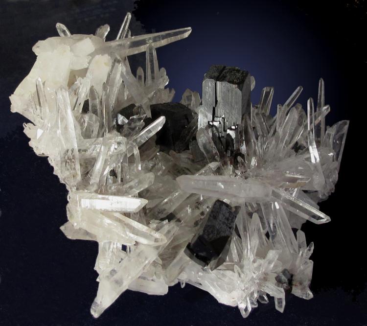 Quartz.Hubnerite.jpg