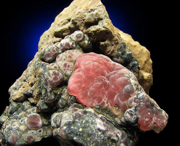 Rhodochrosit-traubig-Oberneisen-11x7x6-5-layer-2.jpg