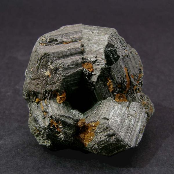 Rutile eightling twin Magnet Cove Arkansas USA.jpg