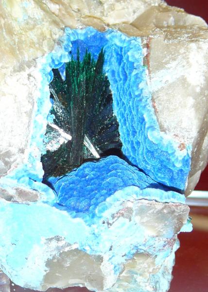 Shattuckite I - Mineralparagon SMAM09.jpg