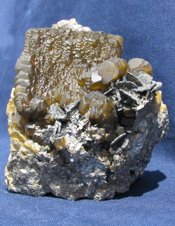 Siderite_pyrite_stannite.jpg