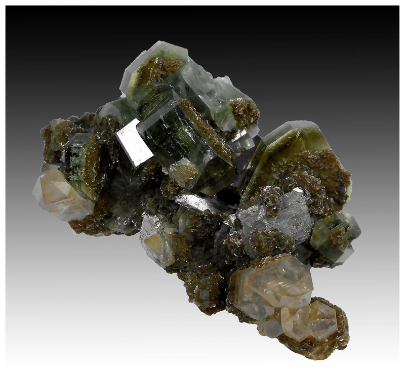 01 - FLUORAPATITE WITH QUARTZ.jpg