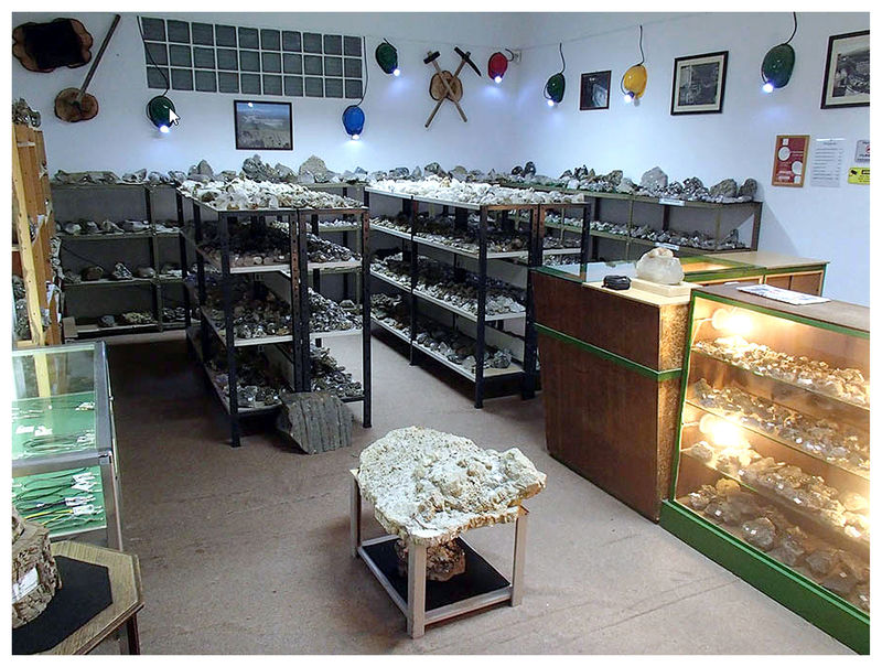 01 -Crystal Shop.jpg