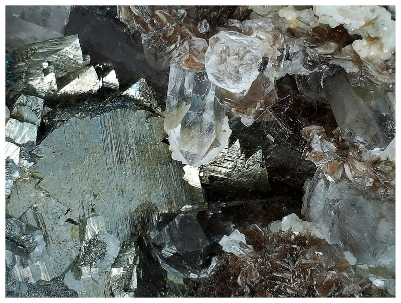 02 -MARCASITE, ARSENOPYRITE, QUARTZ AND DOLOMITE.jpg