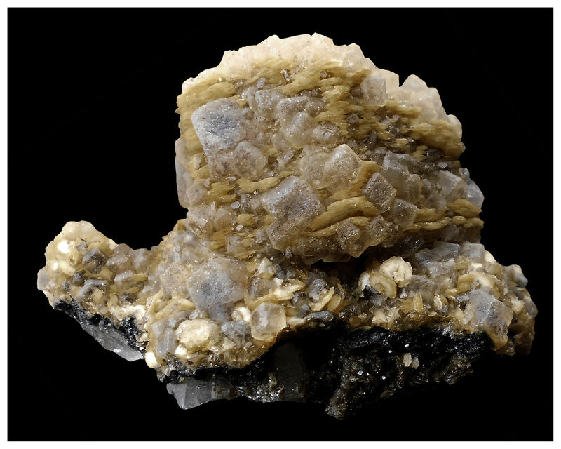 03 - SIDERITE WITH FLUORITE.jpg