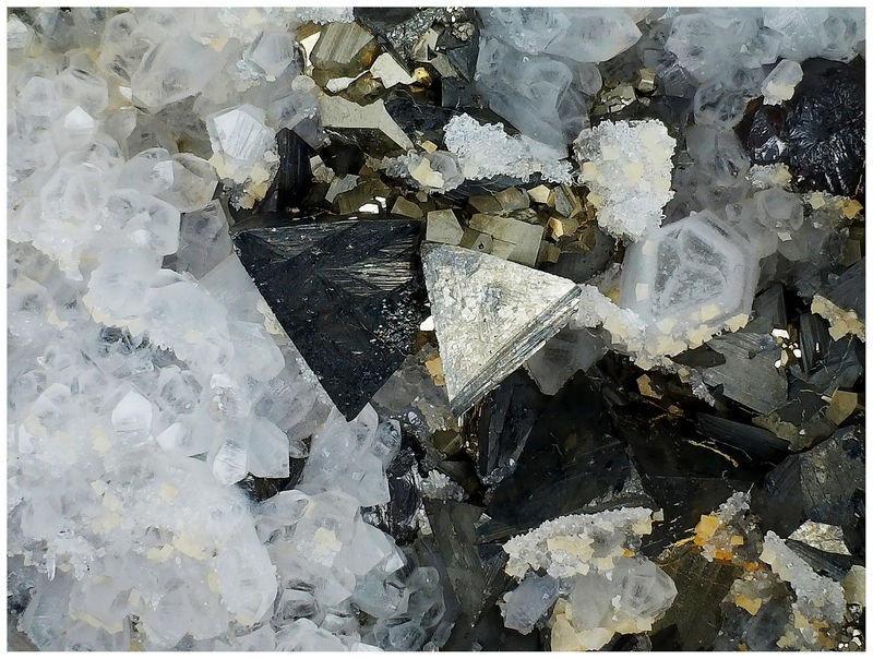 04 - TETRAHEDRITE - BOLDUT.jpg