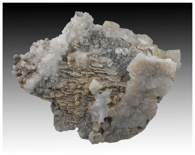 04 -SIDERITE WITHN DOLOMITE AND QUARTZ.jpg