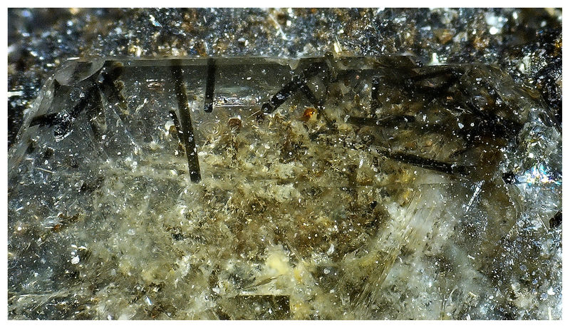 05 - FLUORAPATITE ON SCHORL-DRAVITE.jpg