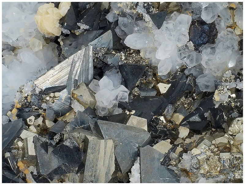 05 - TETRAHEDRITE - BOLDUT.jpg