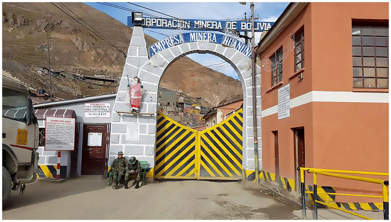 06 - EMPRESA MINERA HUANUNI MINE ENTRANCE.jpg