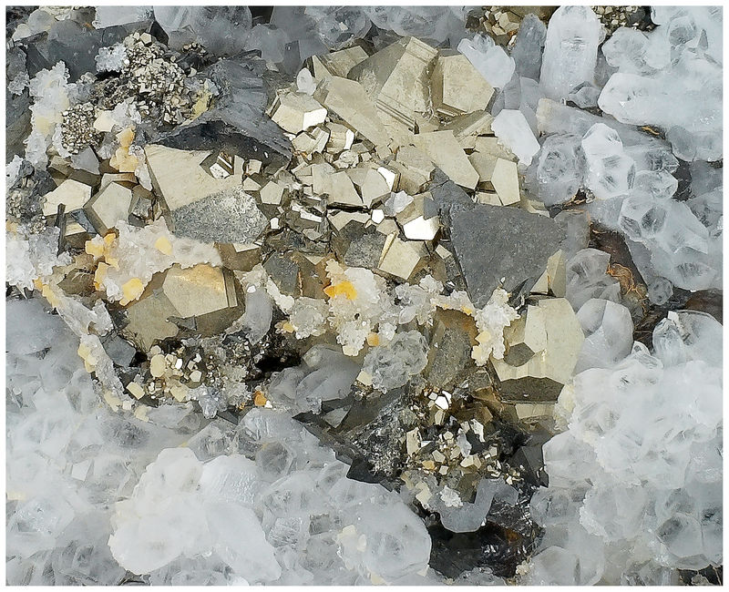 06 - TETRAHEDRITE - BOLDUT.jpg