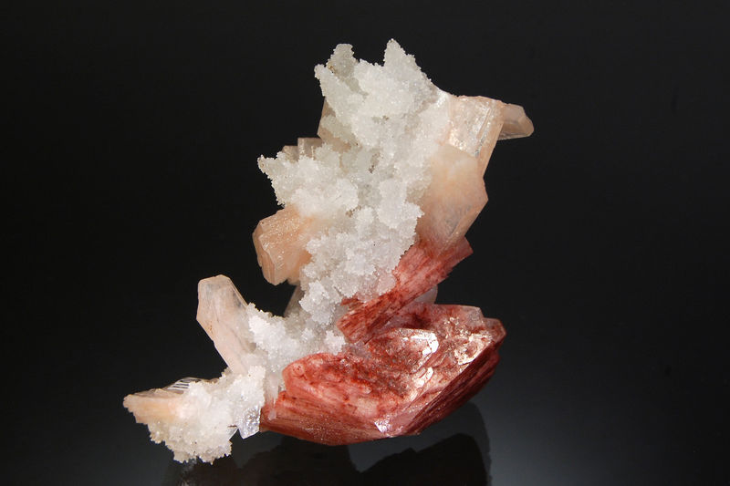 1017 Heulandite - Jalgaon District, Maharashtra, india.jpg