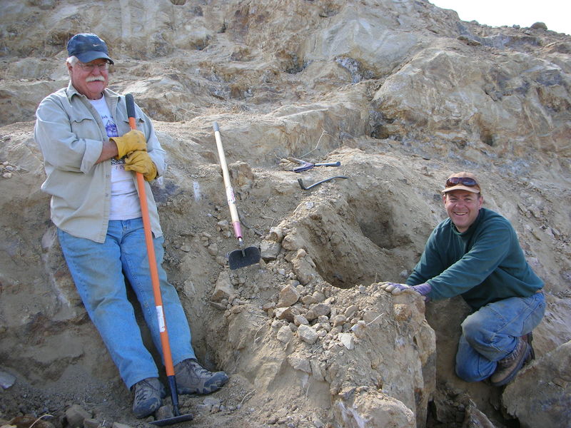 114 Ken Roberts & Brett Keller in a lighter moment.JPG