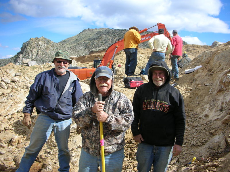 138 motley crew of Tony Potucek, Ken Roberts & Neil Prenn.JPG