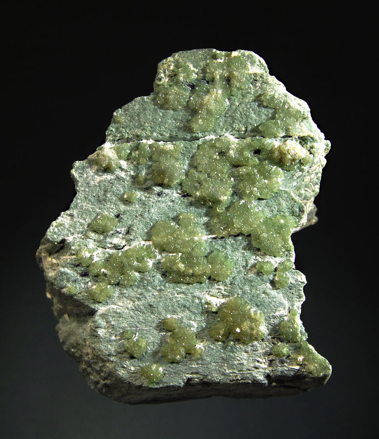 1829 Andradite var. demantoid.jpg