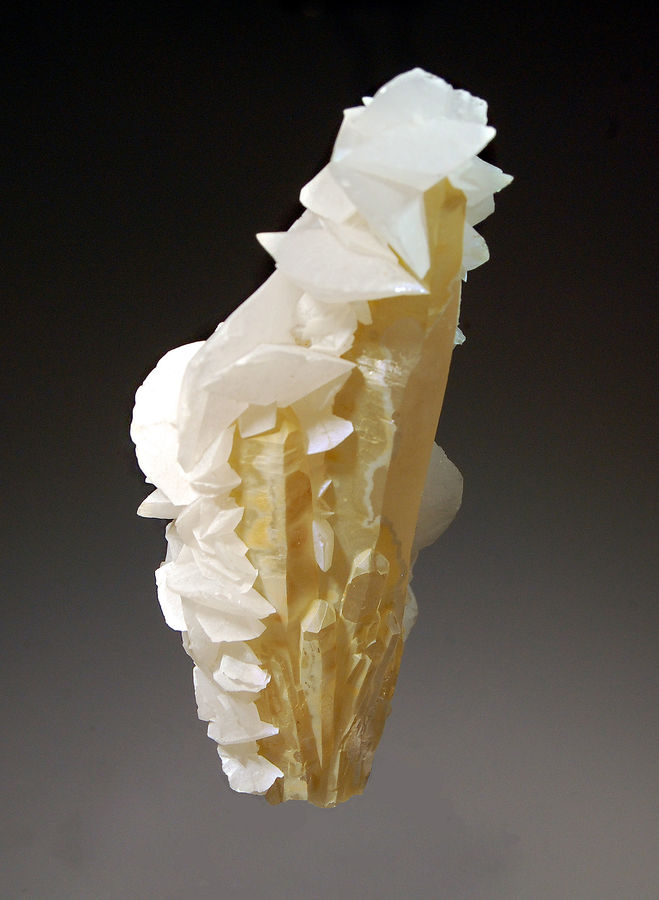 1898 Calcite on quartz.jpg