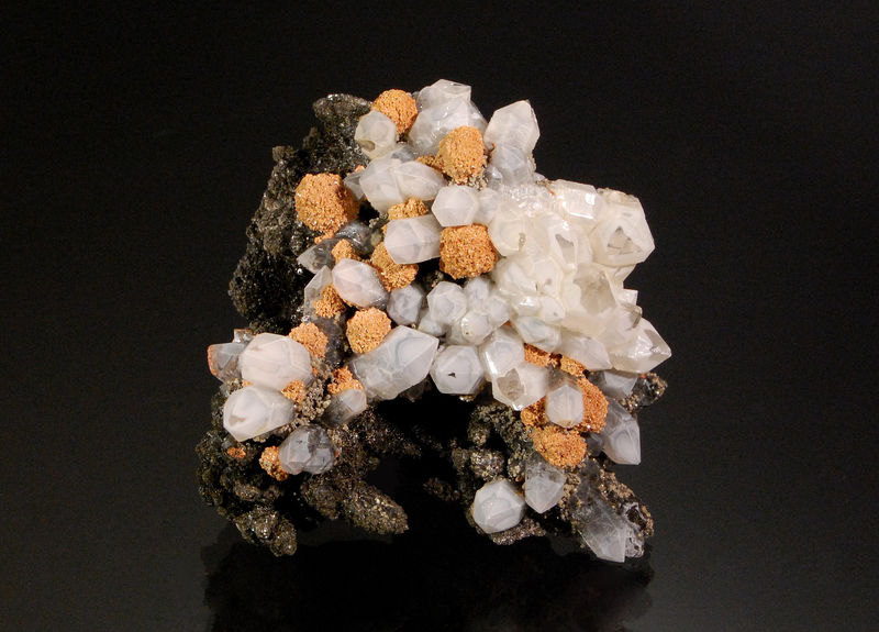 1965 Siderite, Quartz - Trepca Complex, Kosovska Mitrovica, Kosovo.jpg