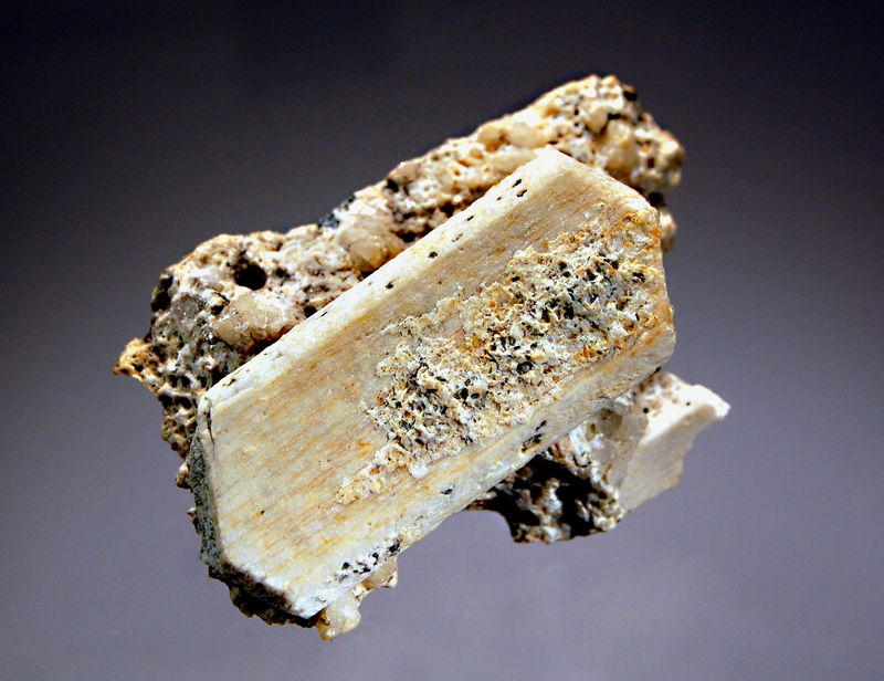 1985 Orthoclase.jpg