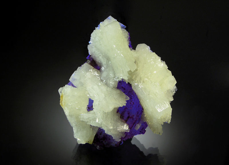 2385 Barite on fluorite - Annabel Lee Mine.jpg