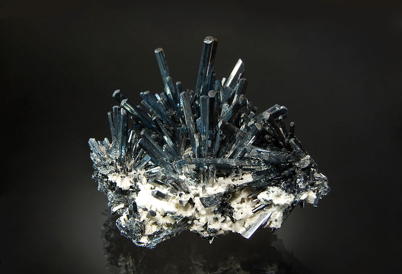 2388 Stibnite.jpg