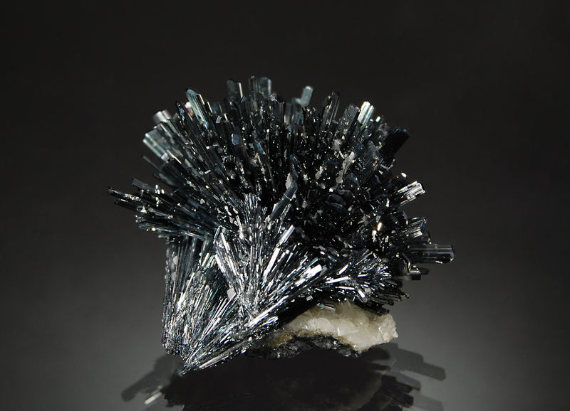 2459 Stibnite.jpg