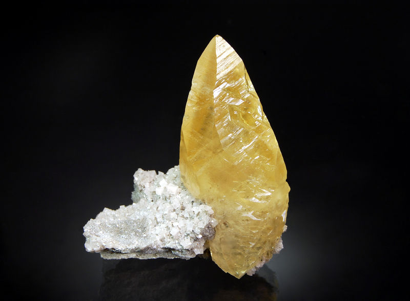 2464 Calcite.jpg