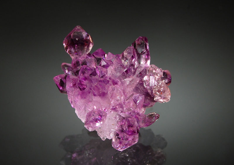 2512 Quartz var. amethyst - Kakmunurle Mine, Karur District, India.jpg