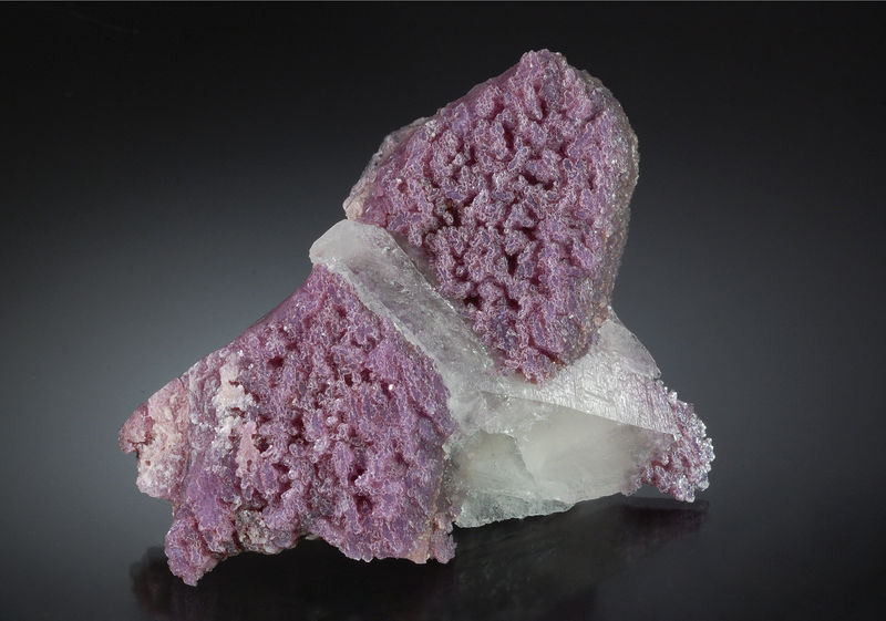 2613 Lepidolite on quartz, Alba Mine, Barra do Salinas, Minas Gerais, Brazil.jpg