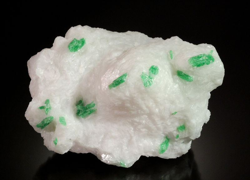 2762 Pargasite - Luc Yen, Yen Bai Province, Vietnam.jpg