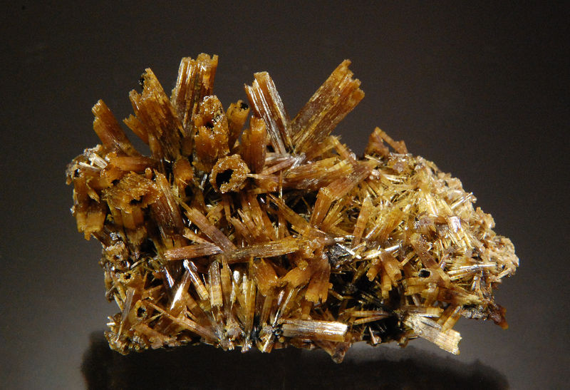 2843 Vanadinite - Tissaf, Boulemane Prov., Morocco.jpg