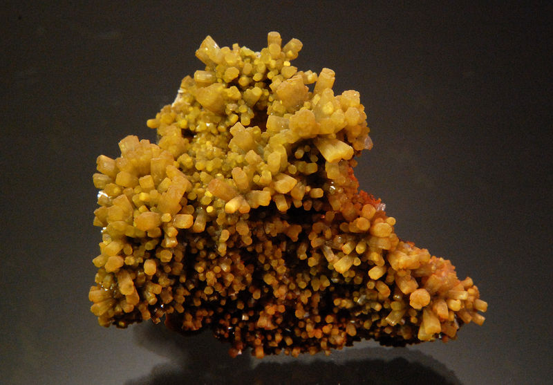 2844 Pyromorphite - Des Farges Mine, Ussel, Correze, Nouvelle-Aqitaine, France.jpg