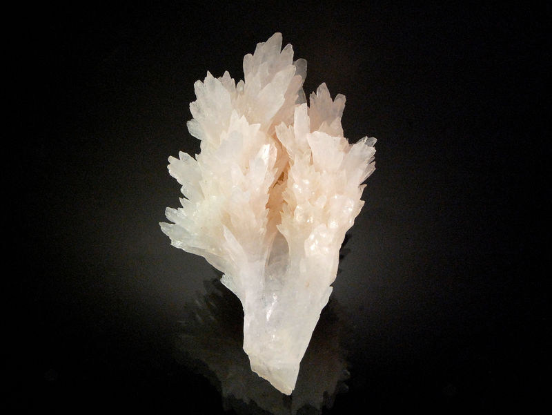 2884 Calcite - Dalnegorsk, Primorskiy Kray, Russia.jpg