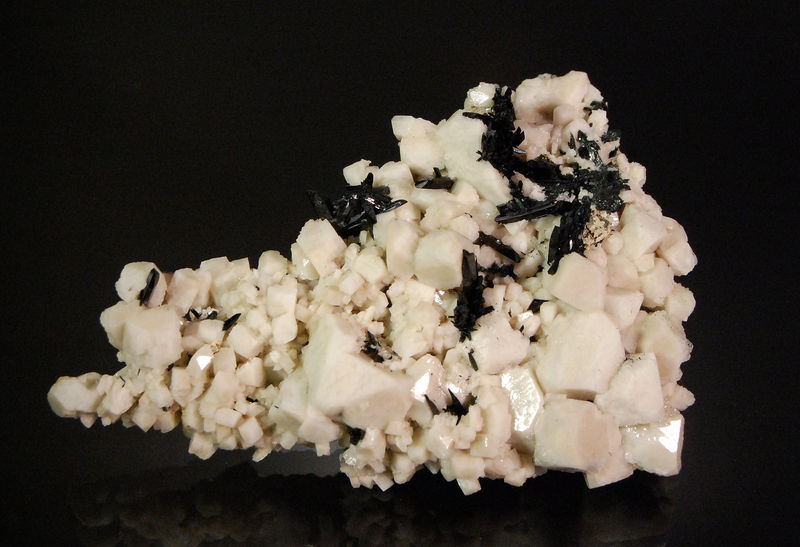 2942 Orthoclase, Aegirine - Mount Malosa, Zomba, Southern Region, Malawi.jpg