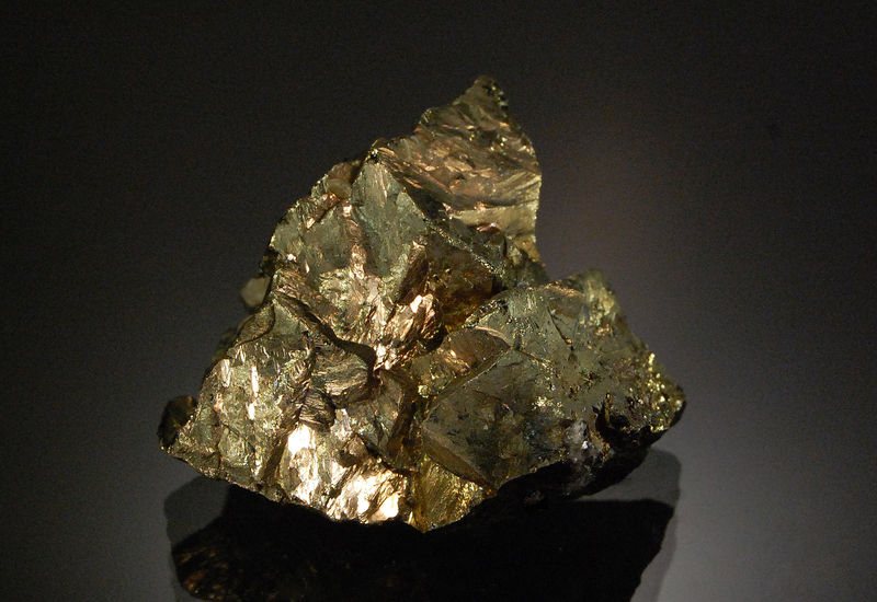 2952 Chalcopyrite - Panasqueira Mines, Covilha, Castelo Branco, Portugal.jpg