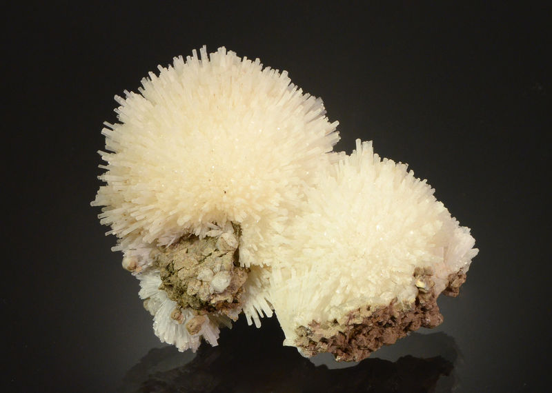 3020 Natrolite - Marrawah basalts, Cape Grim, Tasmania, Australia.jpg