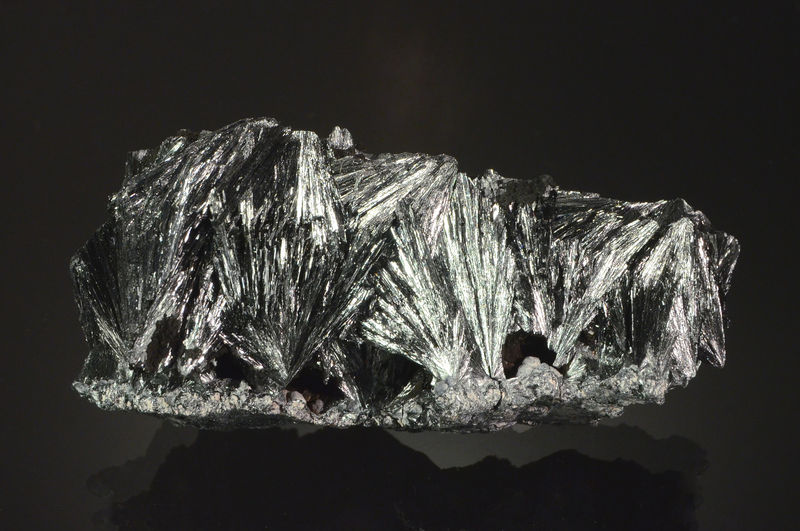 3026 Pyrolusite - Gremmesbach, Triberg, Baden-Wurttemberg, Germany.jpg