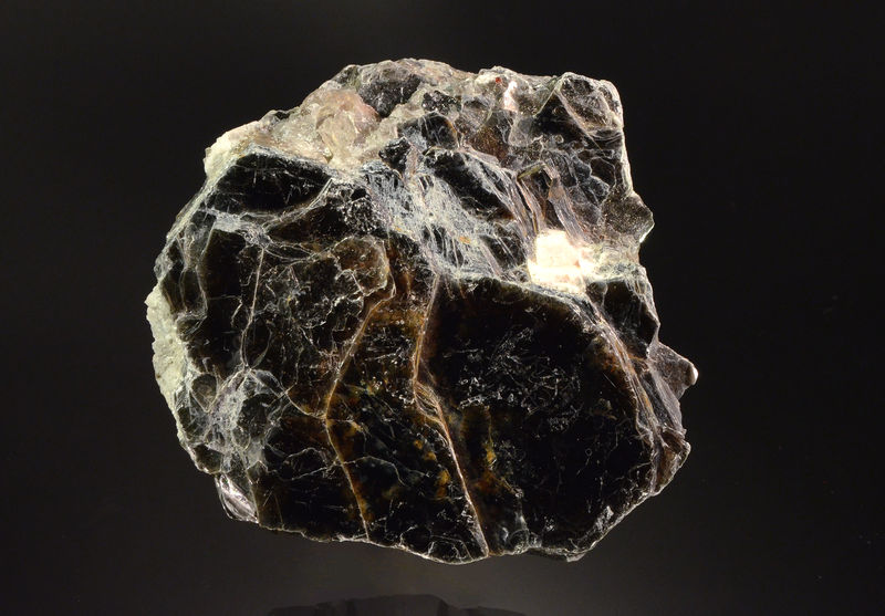 3048 Annite - Hewitt Gem Mine, Haddam, Middelsex County, Connecticut.jpg