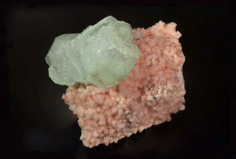 3151 Fluorapophyllite on Heulandite - Lonavala, Pune District, Maharashtra, India.jpg