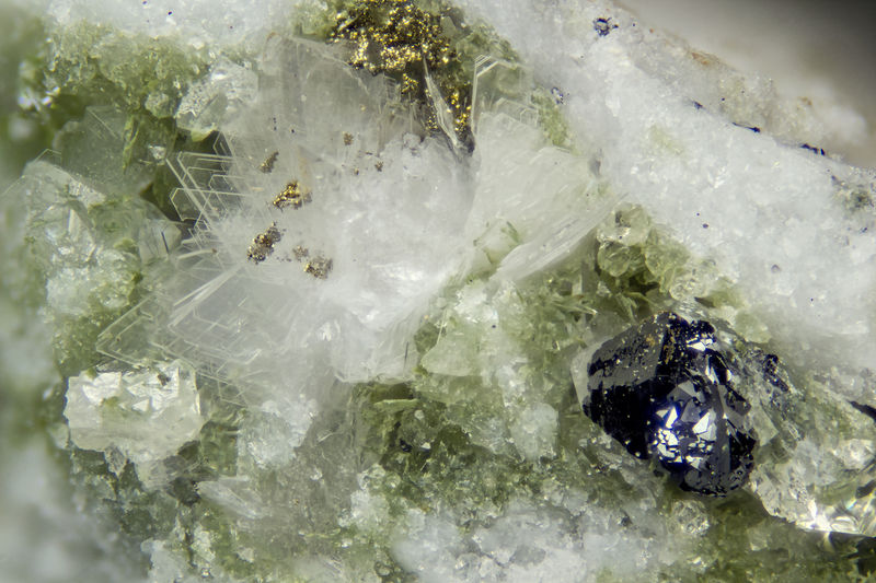 3992-eudidymite.jpg
