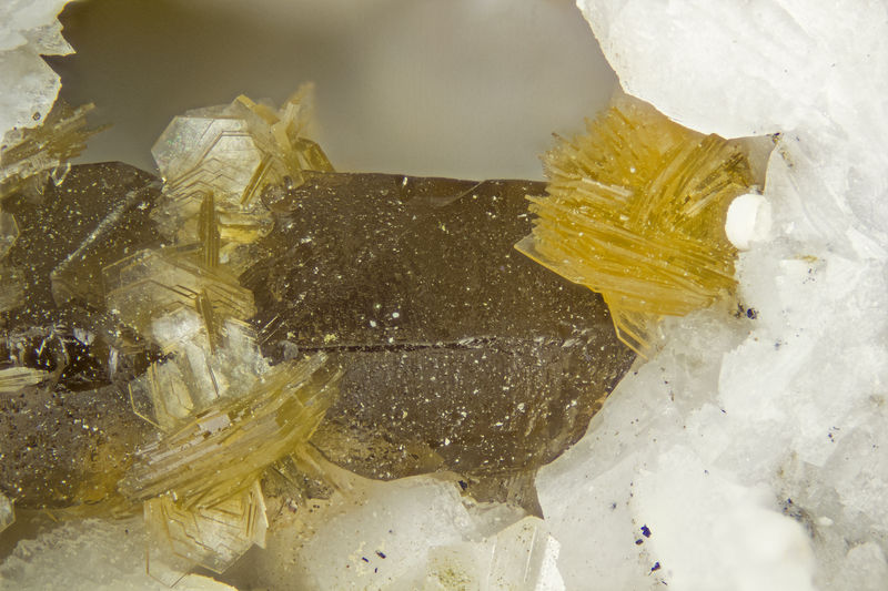 3998-gmelinite-Na.jpg