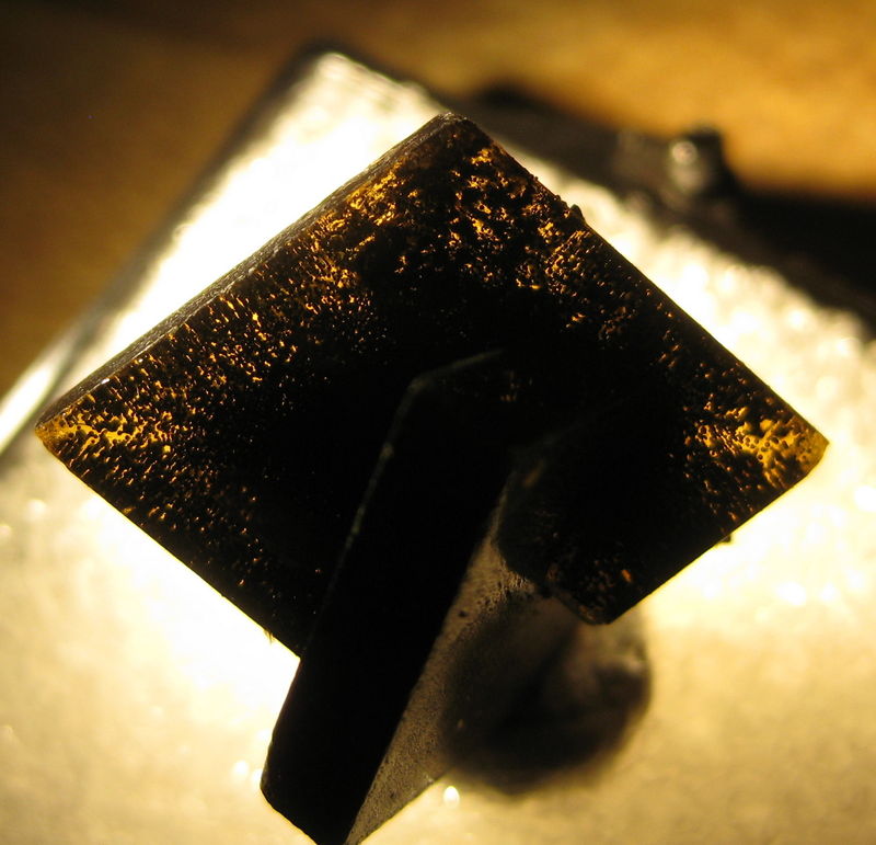 3 unknown black crystal backlight .jpg