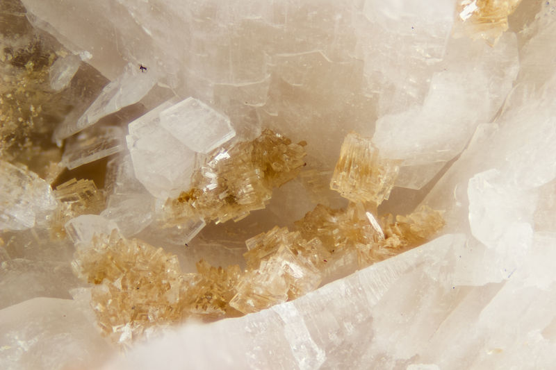 4016-nenadkevichite.jpg